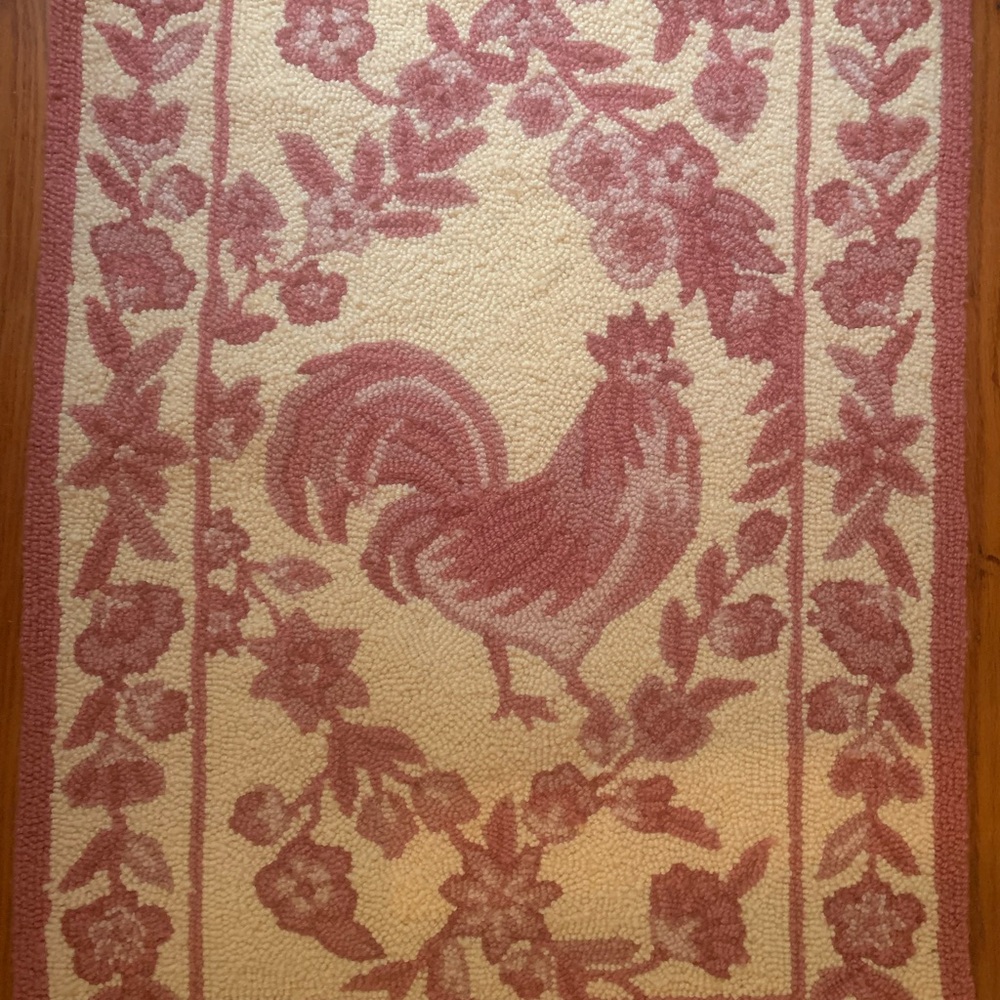 Handmade Cream and Mauve Rooster and Floral Hooked Rug, 1.9 x 2.9 - Uniq…